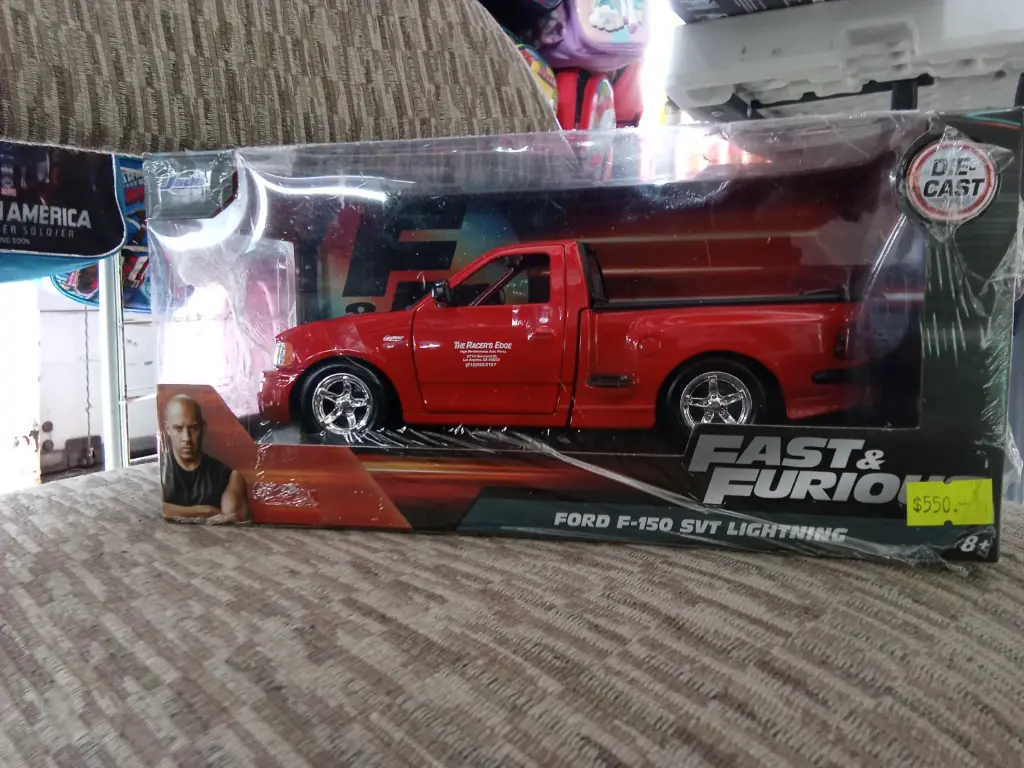 FORD F-150 SVT LIGHTNING