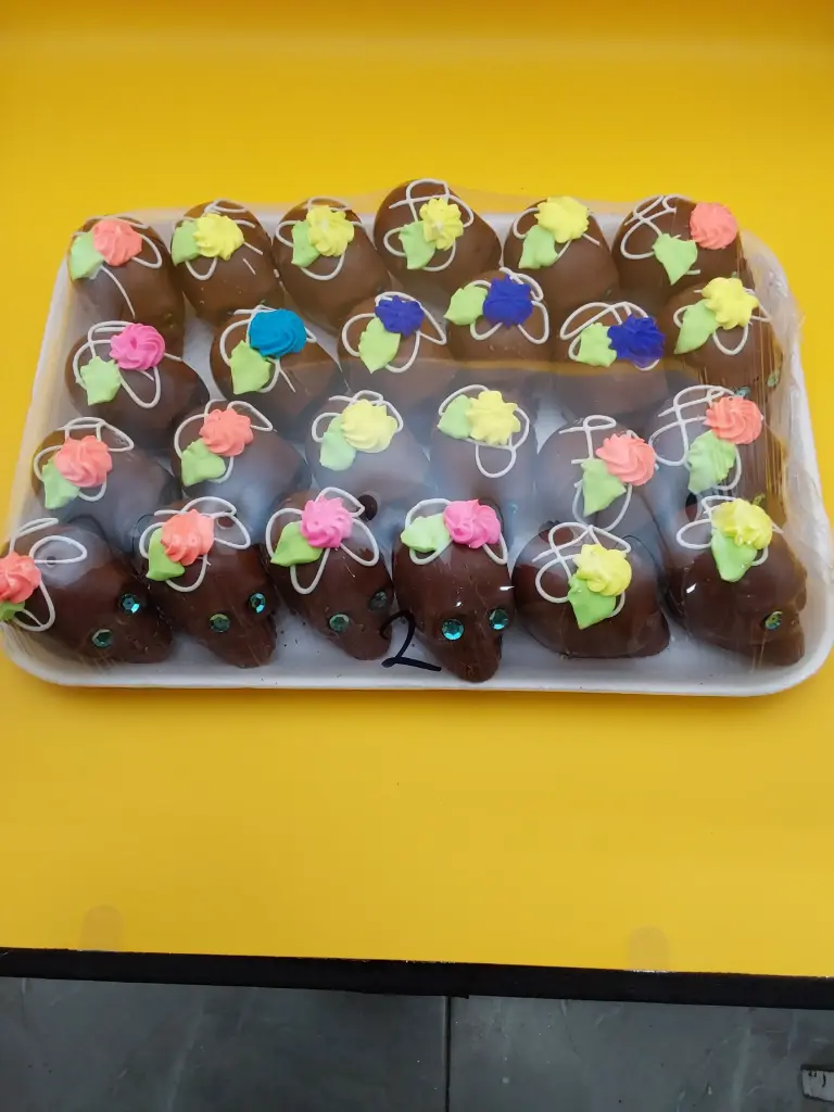Charola calavera choco #2 con 24 pzas