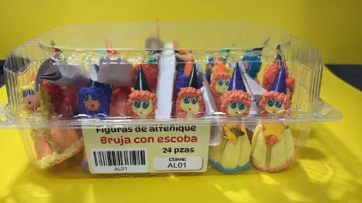 [AL01] Bruja con escoba (domo)